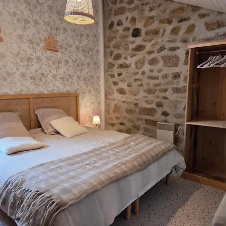 بيت للعطل La Pivoine Avec Piscine La Chapelle-Geneste